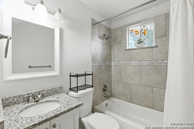 Listing photo id 14 for 359 Tomrob