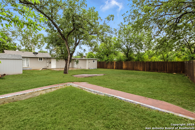 Listing photo id 19 for 359 Tomrob