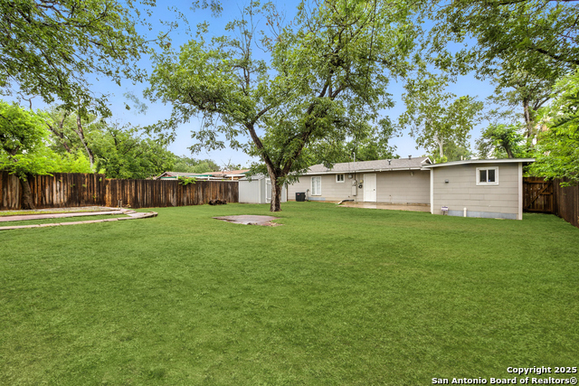 Listing photo id 20 for 359 Tomrob
