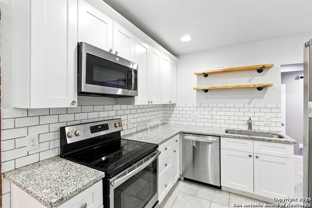 Listing photo id 1 for 359 Tomrob