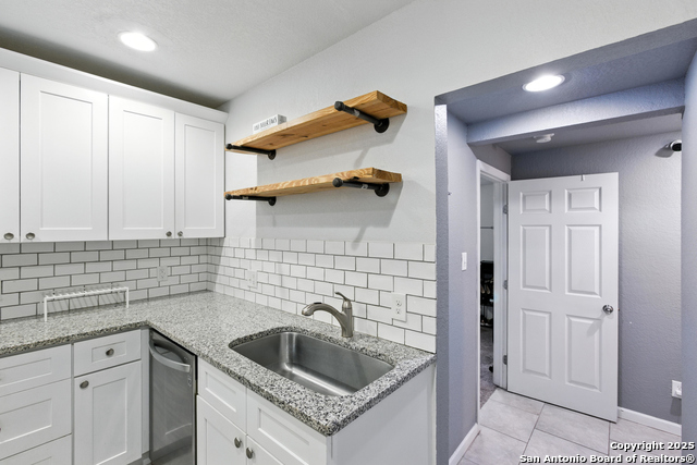 Listing photo id 3 for 359 Tomrob