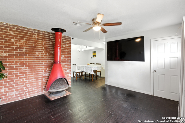 Listing photo id 7 for 359 Tomrob