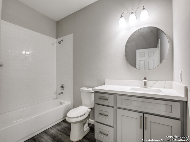 Image 11 of 12 For 2910 Laredo S