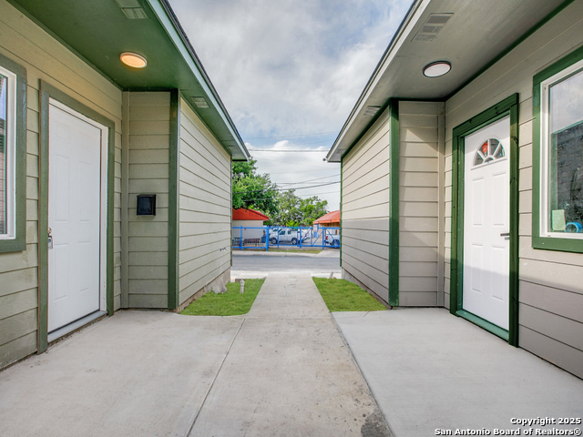Image 12 of 12 For 2910 Laredo S