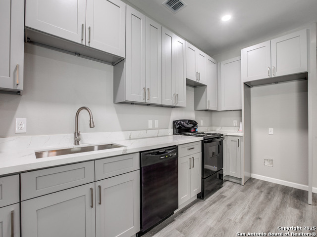 Image 5 of 12 For 2910 Laredo S
