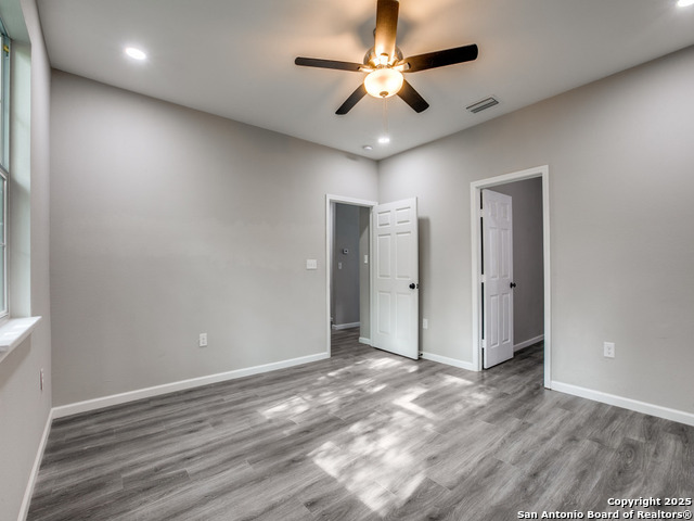 Image 7 of 12 For 2910 Laredo S
