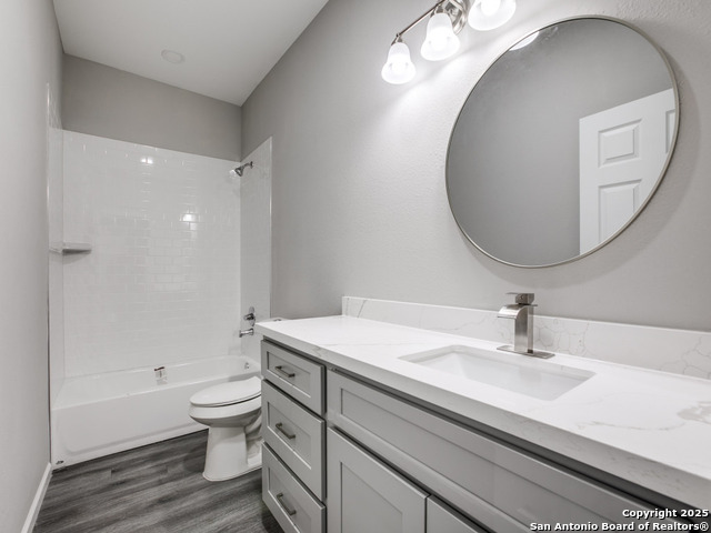 Image 8 of 12 For 2910 Laredo S