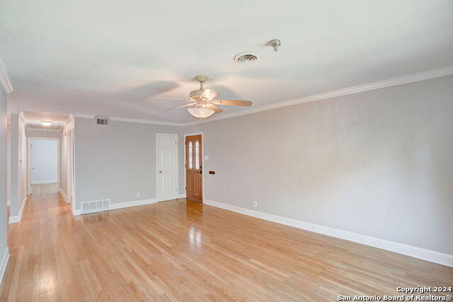 Image 10 of 44 For 631 Nottingham Dr E