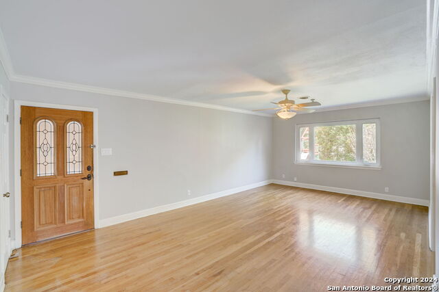 Image 11 of 44 For 631 Nottingham Dr E