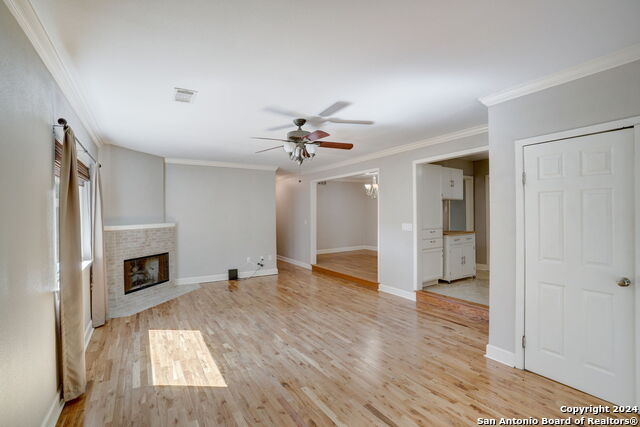 Image 13 of 44 For 631 Nottingham Dr E