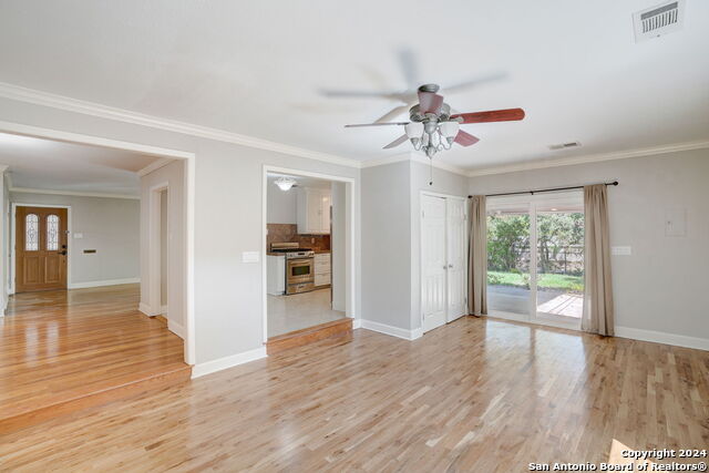 Image 14 of 44 For 631 Nottingham Dr E
