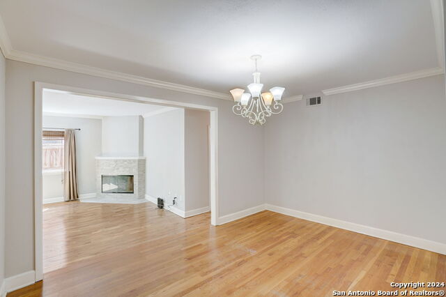 Image 16 of 44 For 631 Nottingham Dr E