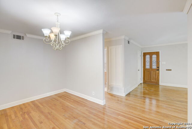 Image 17 of 44 For 631 Nottingham Dr E