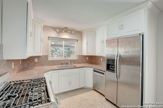 Image 22 of 44 For 631 Nottingham Dr E