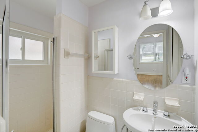 Image 31 of 44 For 631 Nottingham Dr E