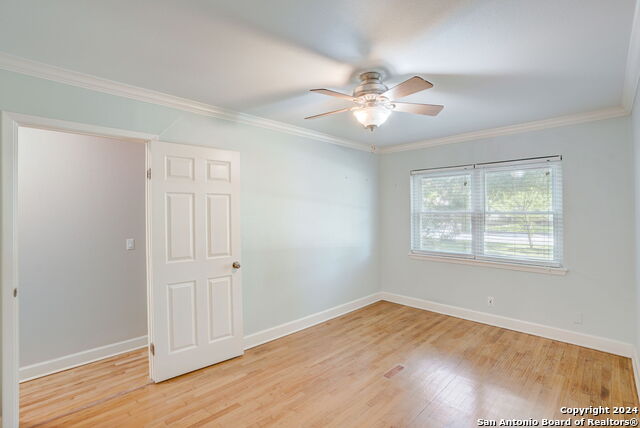 Image 32 of 44 For 631 Nottingham Dr E