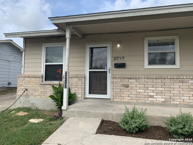 Image 2 of 11 For 2717 Wilson Blvd