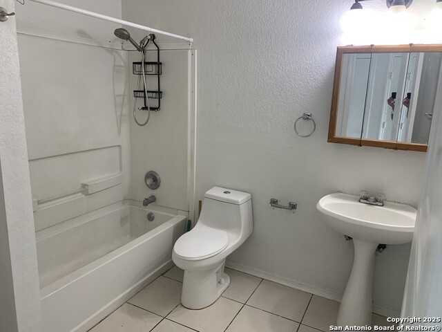 Image 9 of 11 For 2717 Wilson Blvd