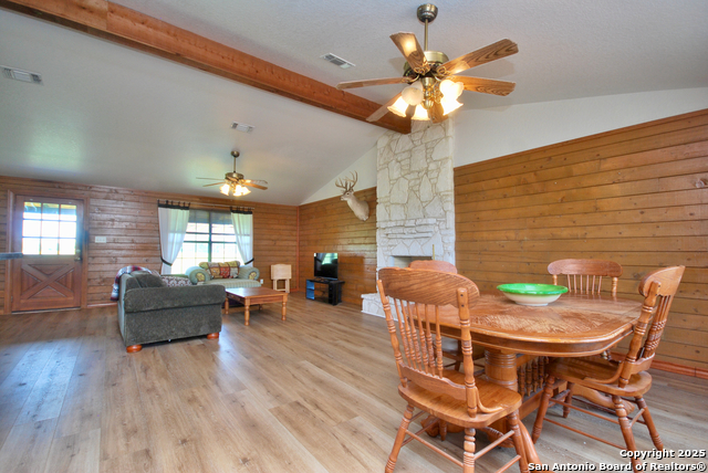 Listing photo id 8 for 2725 Old Lehmann