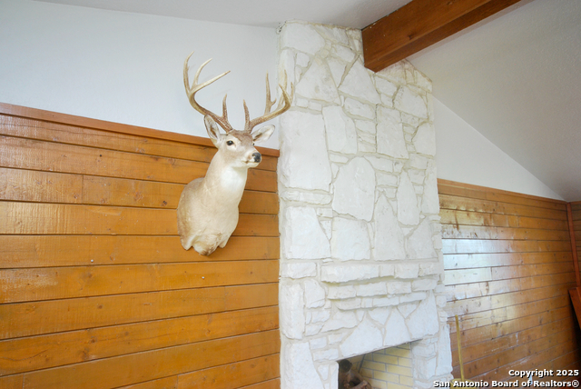 Listing photo id 9 for 2725 Old Lehmann