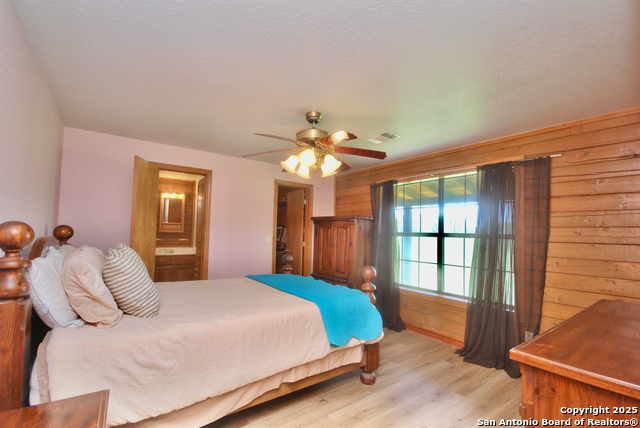 Listing photo id 14 for 2725 Old Lehmann