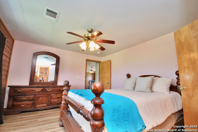 Listing photo id 15 for 2725 Old Lehmann