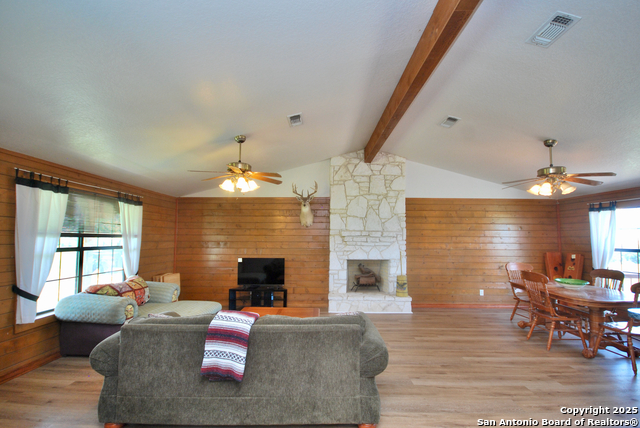 Listing photo id 17 for 2725 Old Lehmann