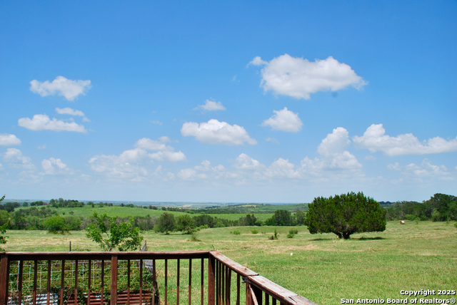 Listing photo id 19 for 2725 Old Lehmann