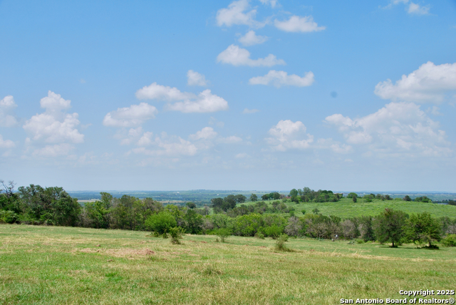 Listing photo id 28 for 2725 Old Lehmann