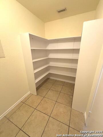 Listing photo id 11 for 7519 Micron Dr