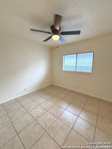 Listing photo id 7 for 7519 Micron Dr