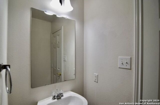Listing photo id 28 for 12626 Sunny Wonder