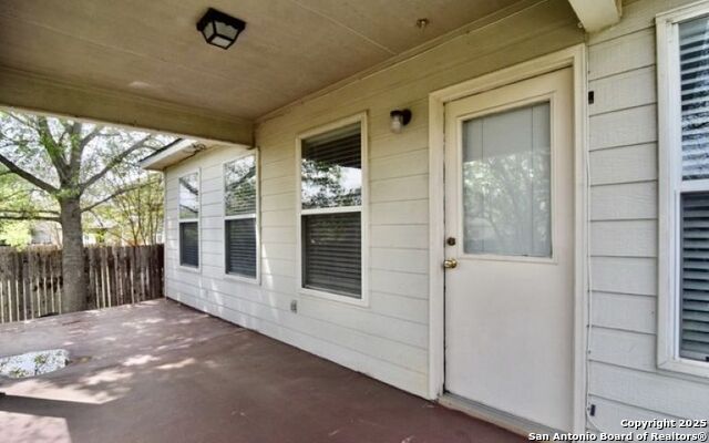 Listing photo id 31 for 12626 Sunny Wonder