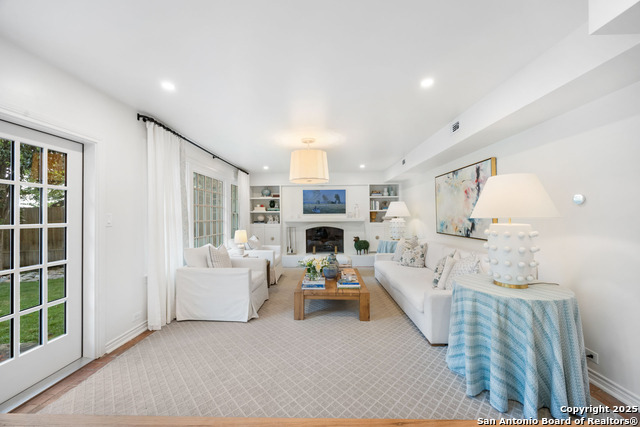 Listing photo id 11 for 647 Terrell Road