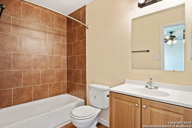 Image 17 of 25 For 4806 Appleseed Ct