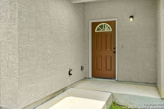 Image 3 of 25 For 4806 Appleseed Ct