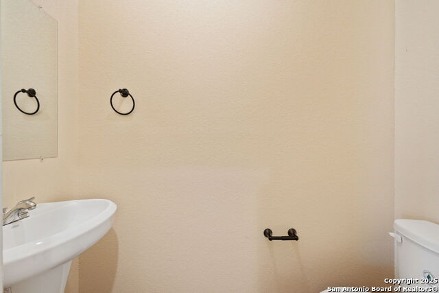 Image 5 of 25 For 4806 Appleseed Ct