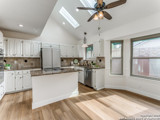 Image 11 of 25 For 16819 Summer Creek