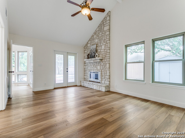 Image 14 of 25 For 16819 Summer Creek