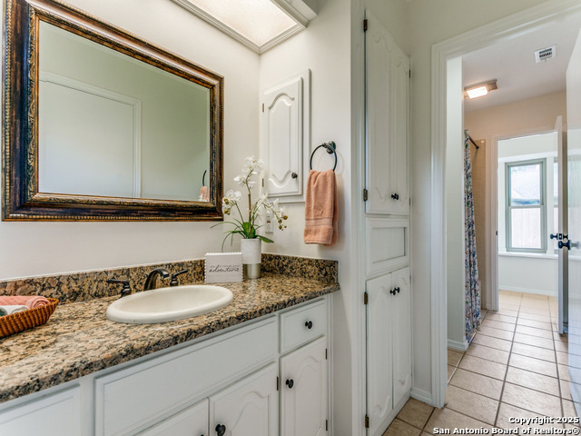 Image 16 of 25 For 16819 Summer Creek