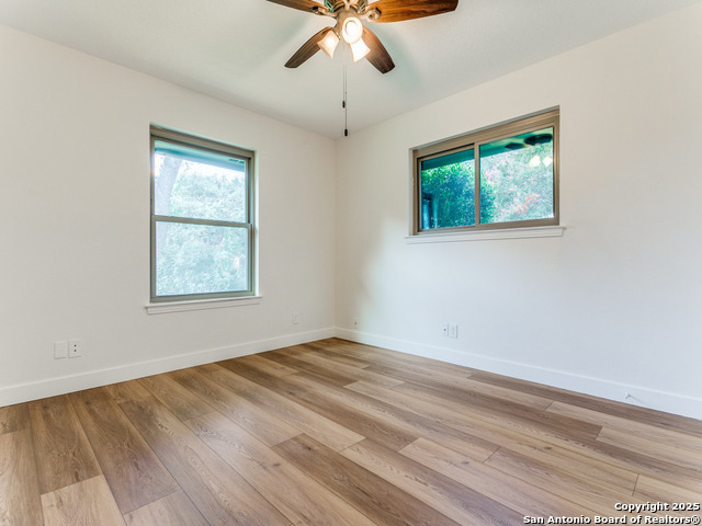 Image 18 of 25 For 16819 Summer Creek