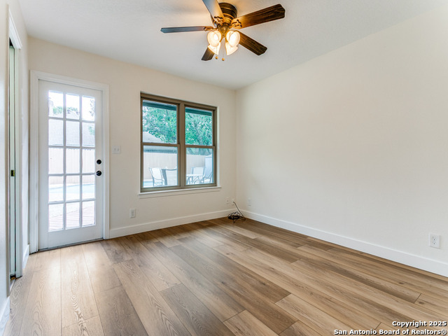 Image 19 of 25 For 16819 Summer Creek