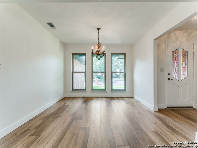 Image 3 of 25 For 16819 Summer Creek