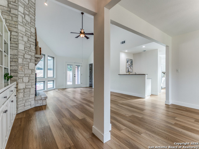 Image 4 of 25 For 16819 Summer Creek