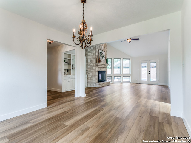 Image 5 of 25 For 16819 Summer Creek