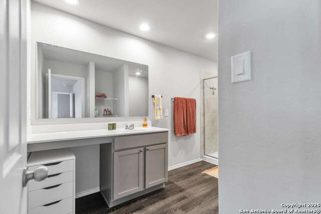 Image 21 of 27 For 610 Pleasanton Way