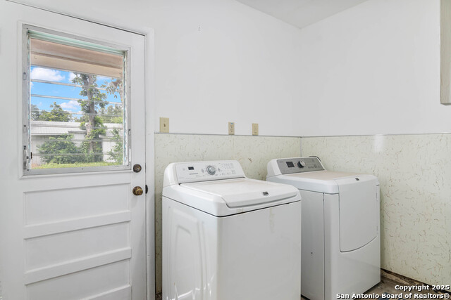 Image 22 of 25 For 4706 Debbie Drive