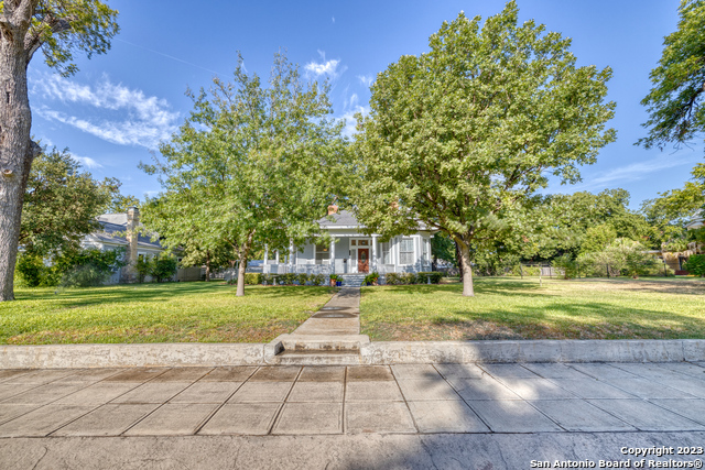 Details for 513 Getty St N, Uvalde, TX 78801