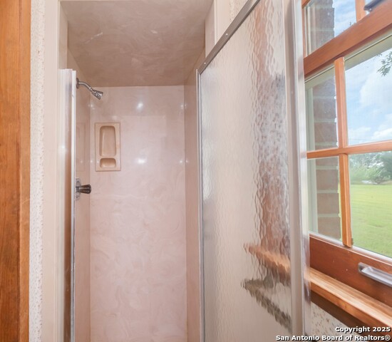 Image 21 of 43 For 1221 Pieper Rd