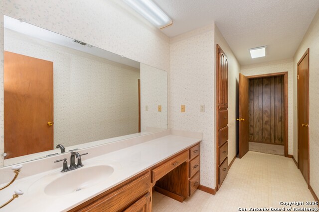 Image 27 of 43 For 1221 Pieper Rd